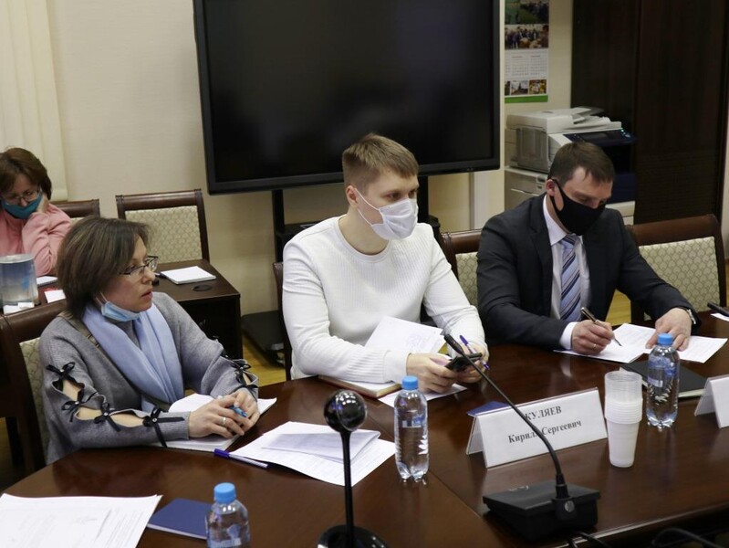 Бесхозяйных детских площадок быть не должно