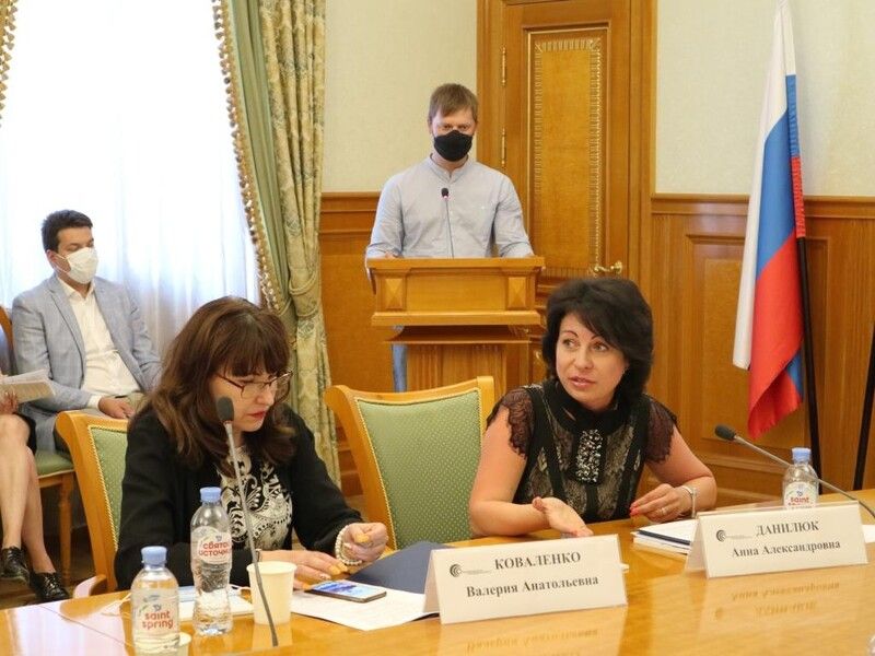 Подготовка к выборам, защита воинских захоронений и отчет комиссий - состоялось очередное заседание Общественной палаты Ленобласти