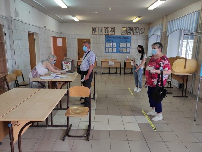 В первый день голосования на участки вышло 2300 общественных наблюдателей