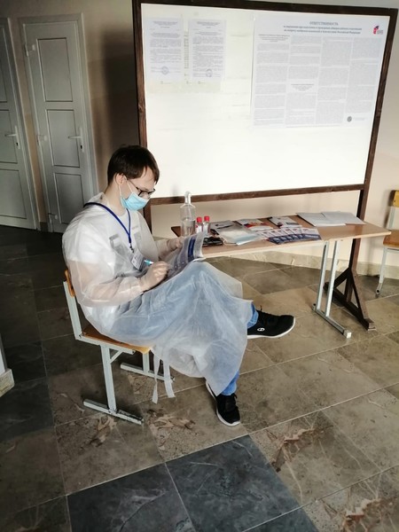 В первый день голосования на участки вышло 2300 общественных наблюдателей