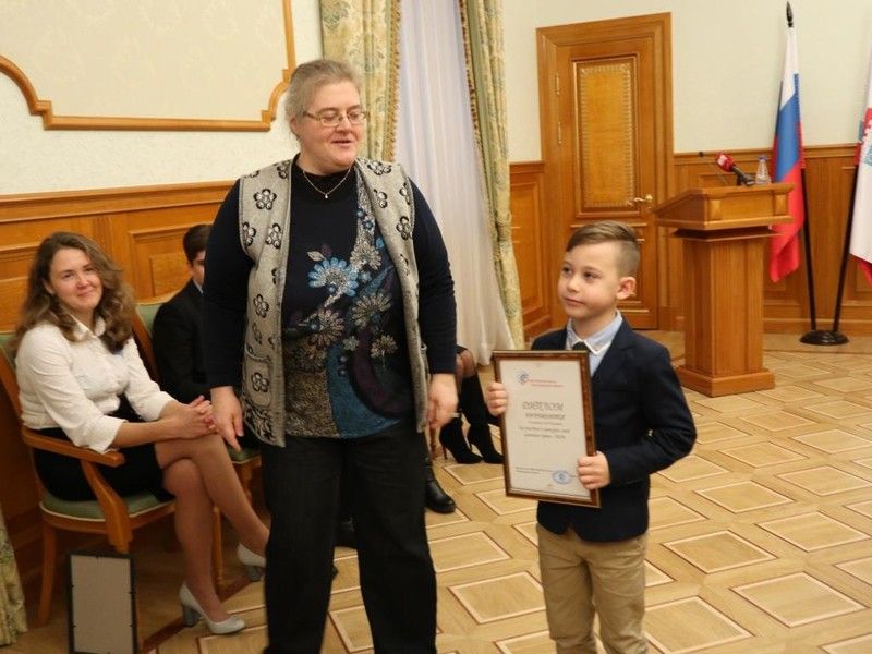 В Ленинградской области наградили школьников – победителей конкурса семейных историй
