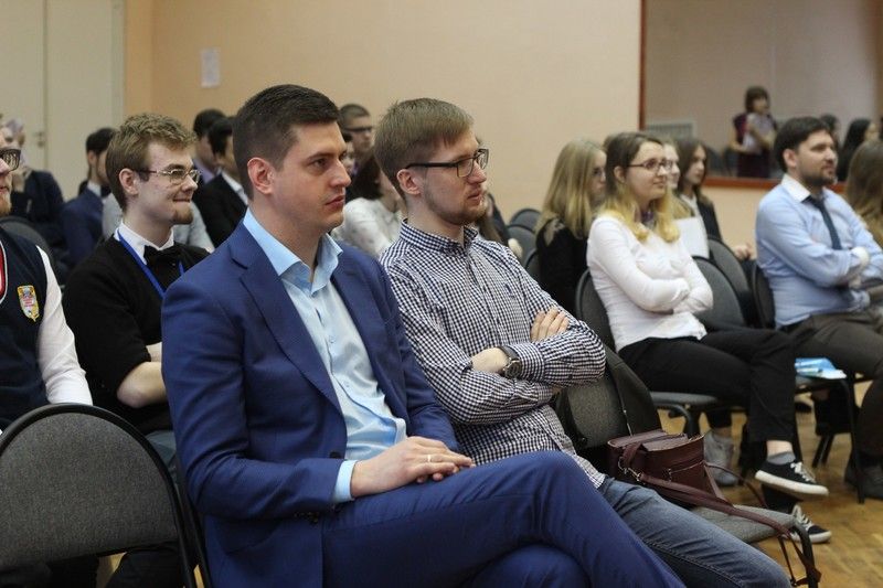 Члены Общественной палаты и Всеволожский Парламент старшеклассников обсудили роль МСУ в развитии демократии