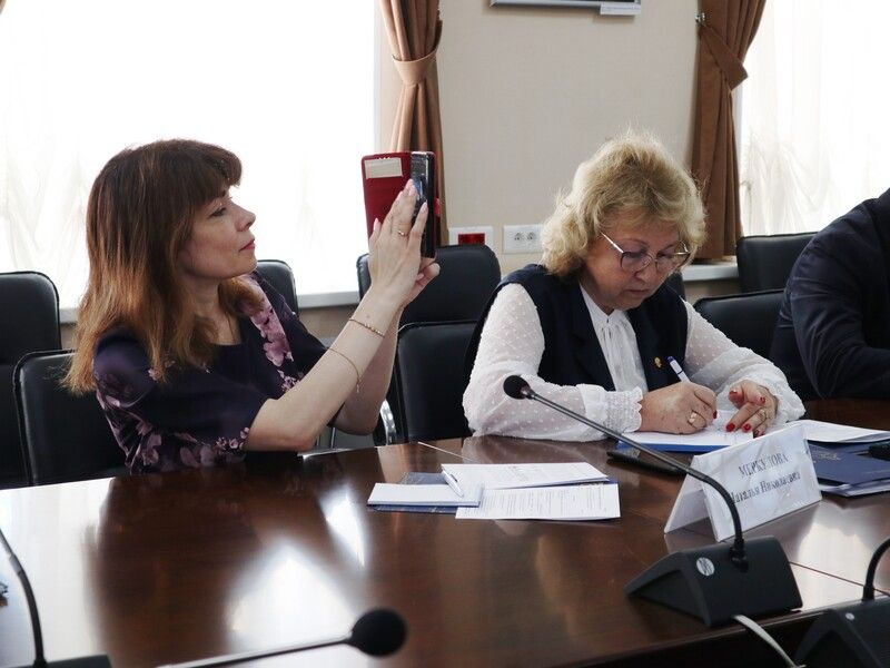 В Ленобласти обсудили методику создания школы здоровых детей