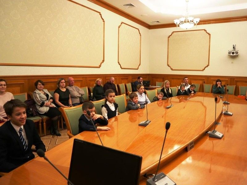 В Ленинградской области наградили школьников – победителей конкурса семейных историй