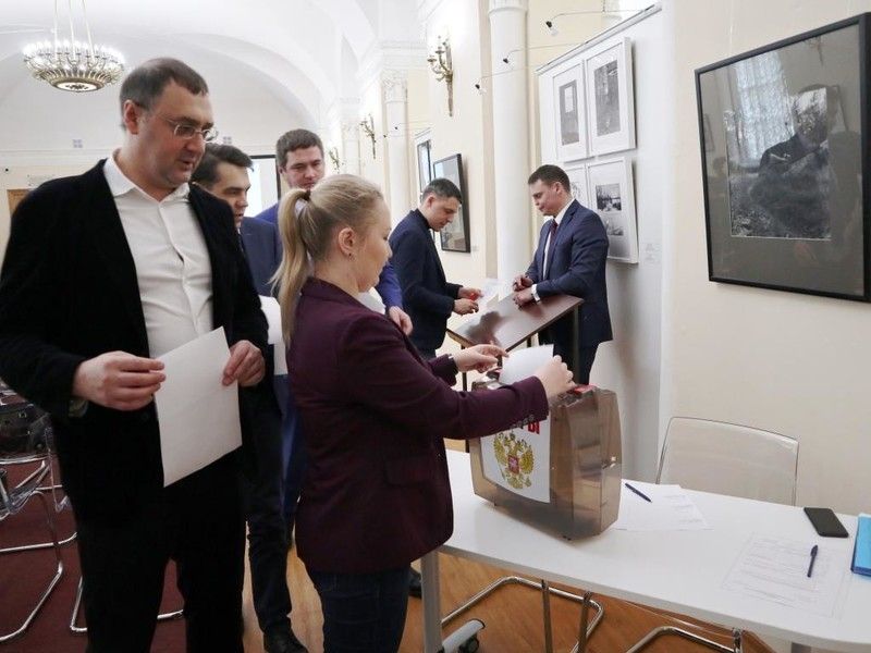 Общественная палата обсудила вопросы подготовки к голосованию по поправкам в Конституцию и выбрала своего представителя в ОПРФ