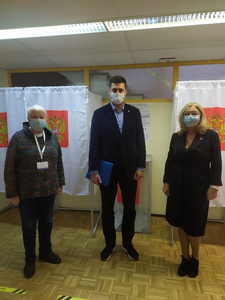Общественные наблюдатели осуществляют контроль прозрачности и честности выборов